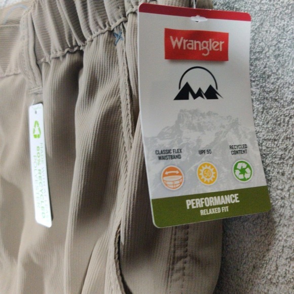 Wrangler Shorts Men's 44 Tan/Brown Performance Relaxed Fit Inseam 10" UPF 50 - Picture 2 of 9
